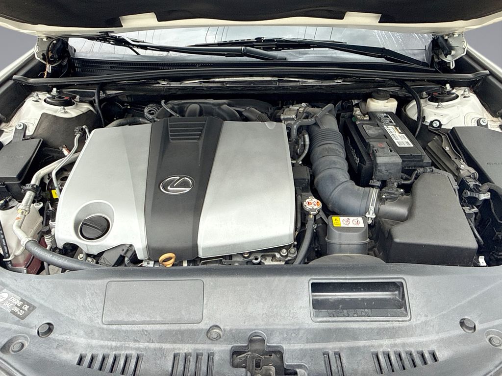 Thumbnail: 2020 Lexus ES - 14
