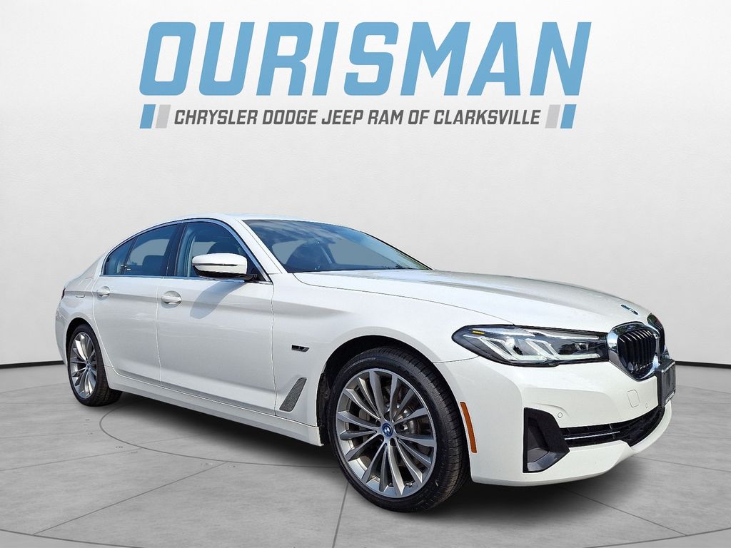 Alpine White 2022 BMW 5 Series Sedan All-Wheel Drive 8-Speed Automatic