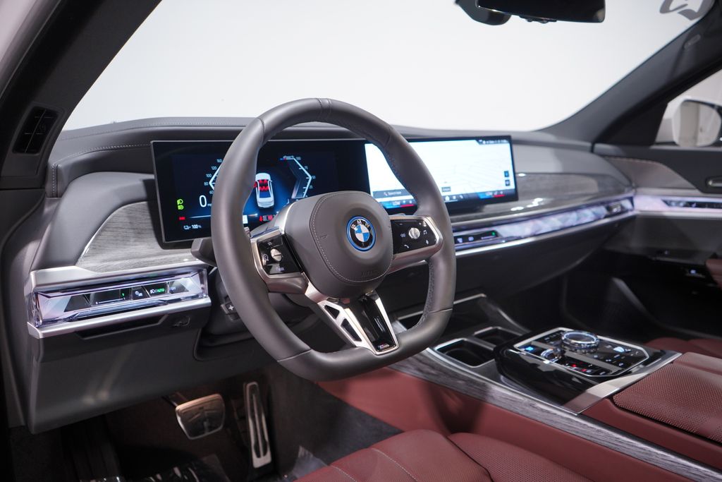 Thumbnail: 2025 BMW i7 - 6