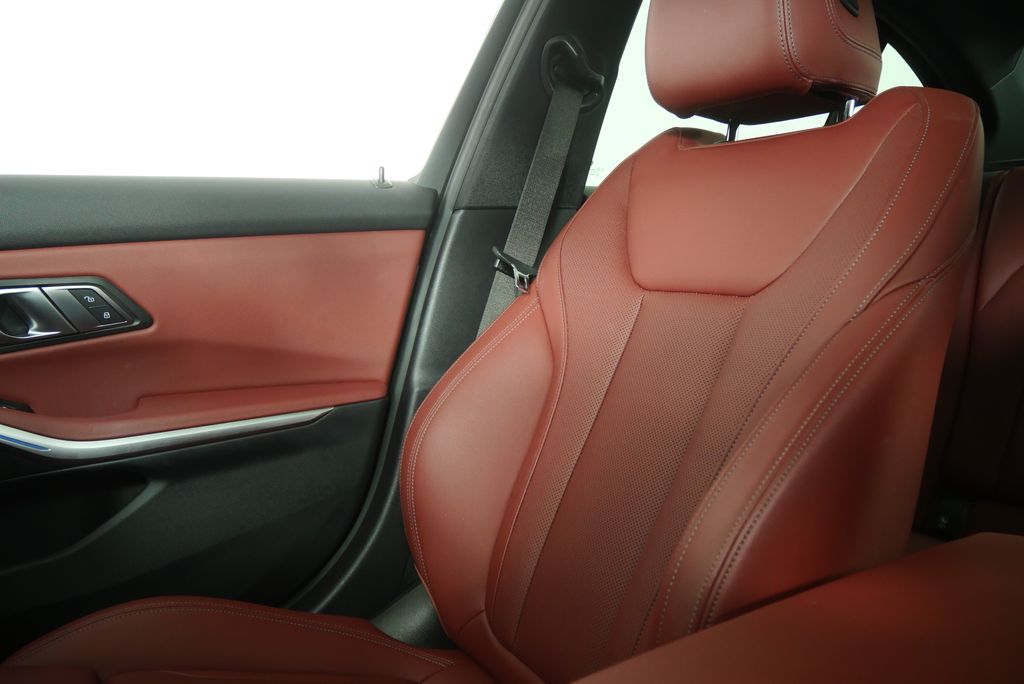 Thumbnail: 2022 BMW 3 Series - 21