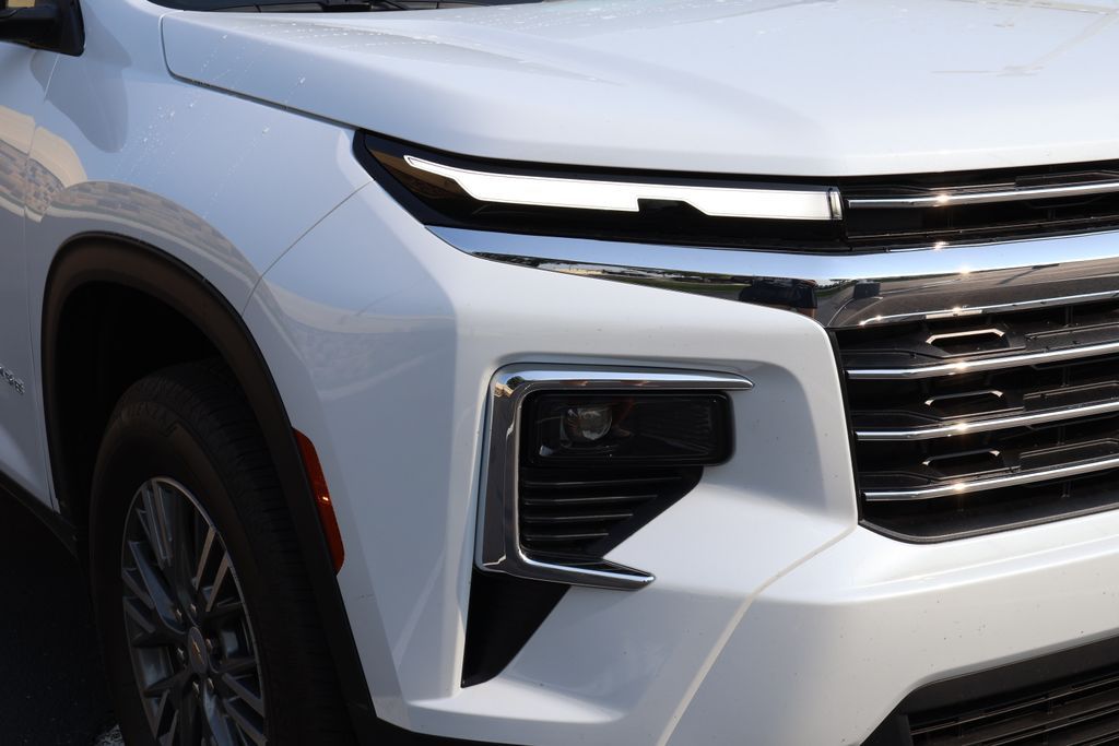 Thumbnail: 2026 Chevrolet Traverse - 3