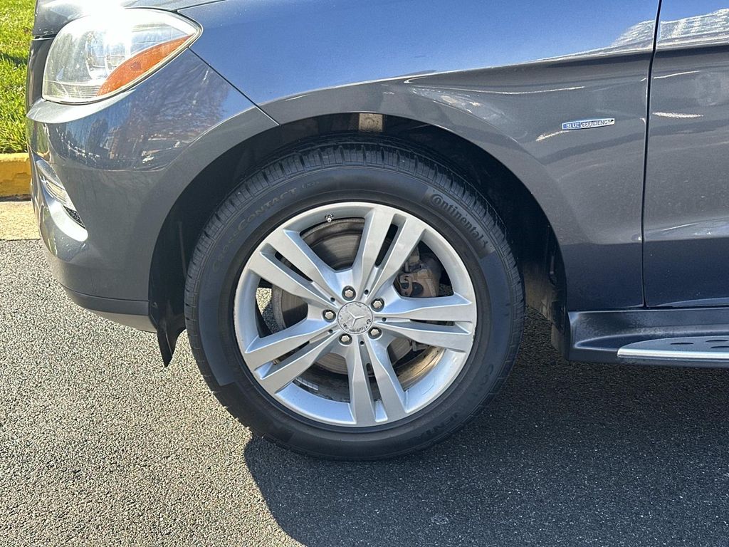 Thumbnail: 2012 Mercedes-Benz M-Class - 14