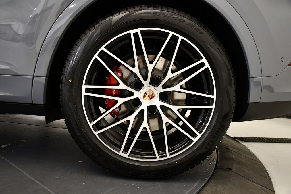 Thumbnail: 2026 Porsche Cayenne - 18