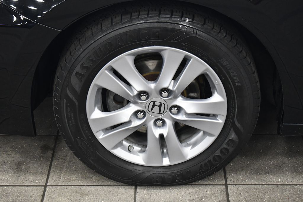 Thumbnail: 2011 Honda Accord - 14