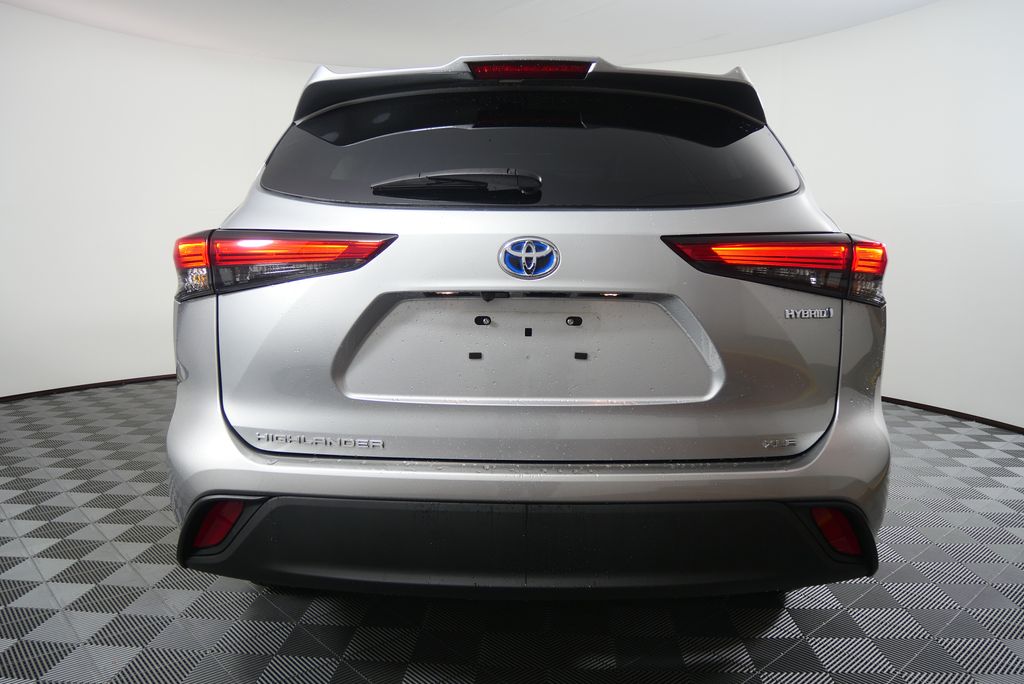 Thumbnail: 2022 Toyota Highlander - 4