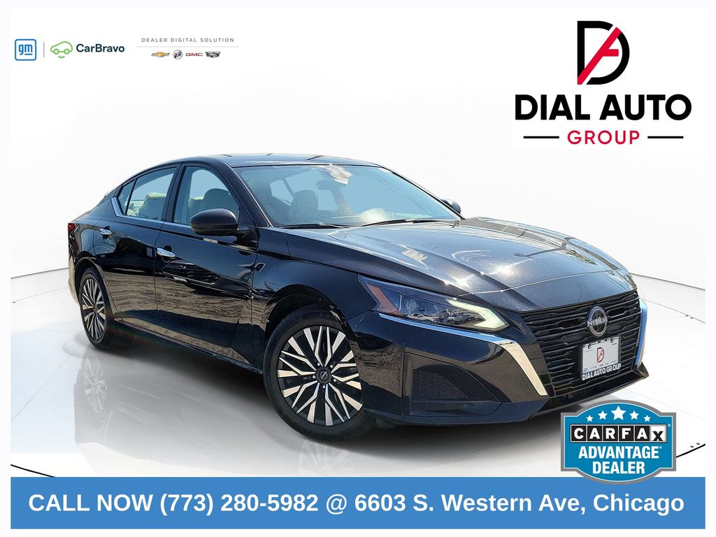 Super Black Clearcoat 2025 Nissan Altima Sedan Front-Wheel Drive Continuously Variable Transmission