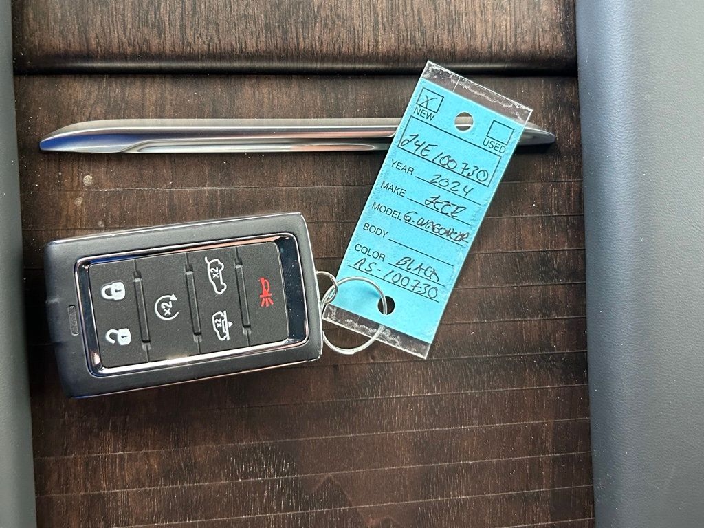 Used 2024 Diamond Black Crystal Pearlcoat Jeep Base image 62