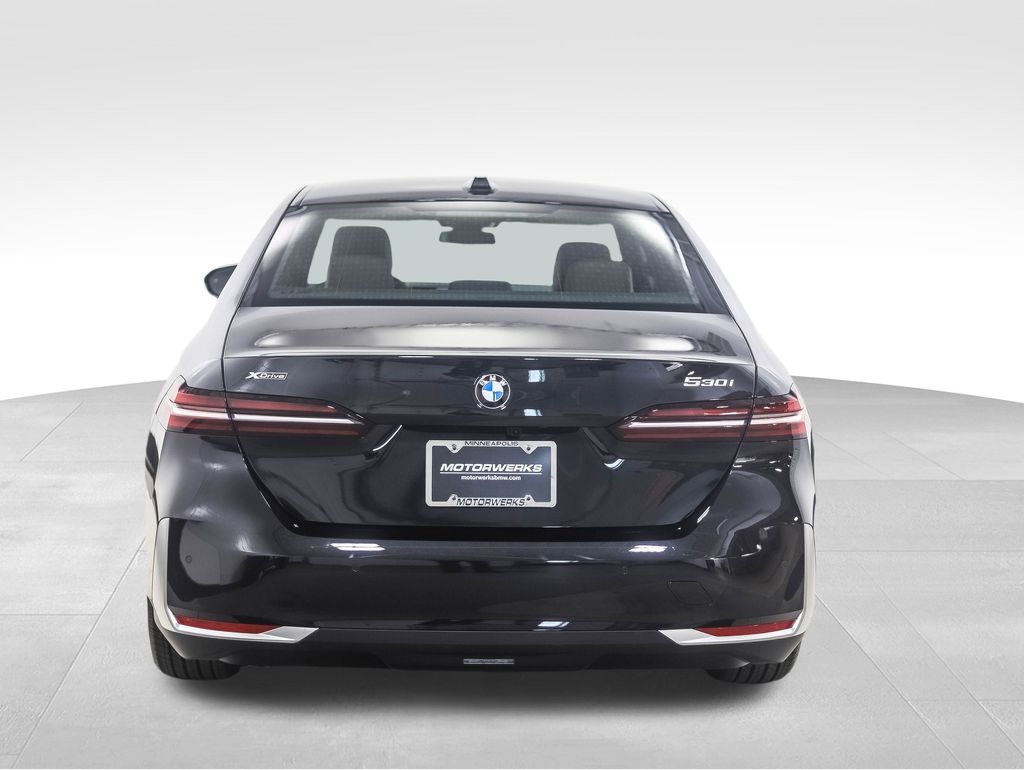 2026 BMW 5 Series 530i xDrive 4