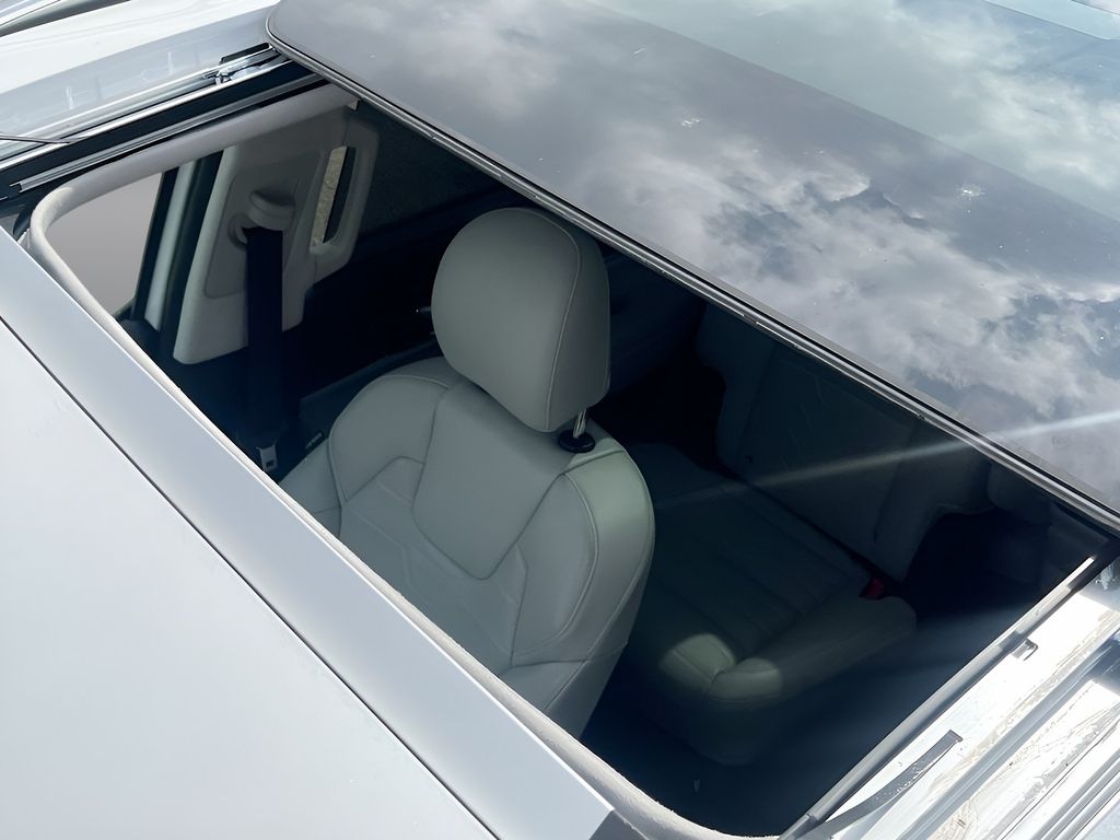 Used 2020 White Kia SX image 23