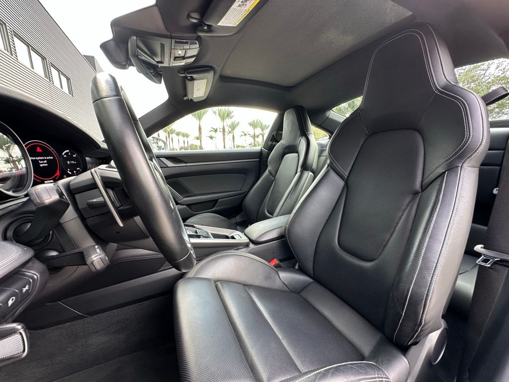 Thumbnail: 2022 Porsche 911 - 5