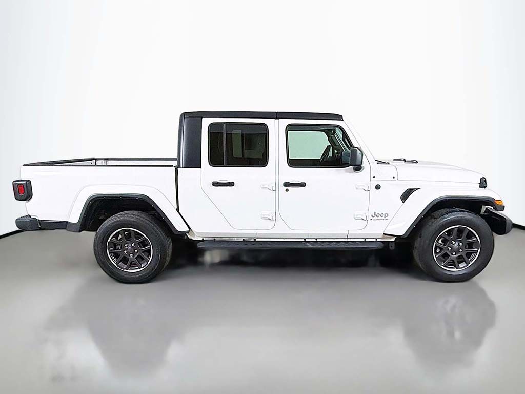 Used 2023 White Jeep Overland image 14