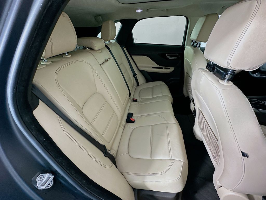 Thumbnail: 2019 Jaguar F-Pace - 26
