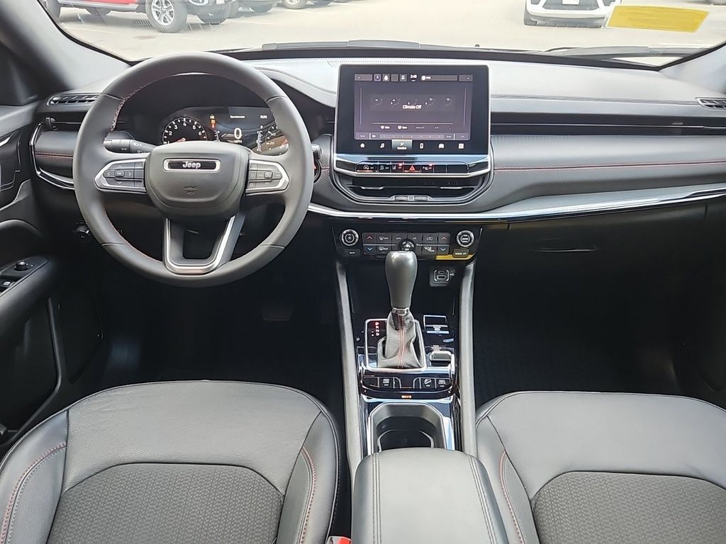 2023 Jeep Compass Trailhawk photo