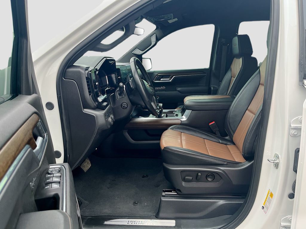Used 2025 Beige Chevrolet High Country image 22
