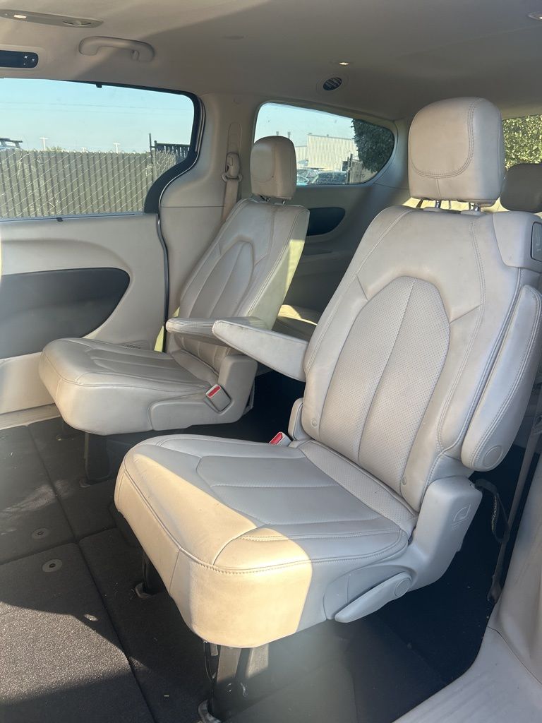 Thumbnail: 2021 Chrysler Voyager - 8