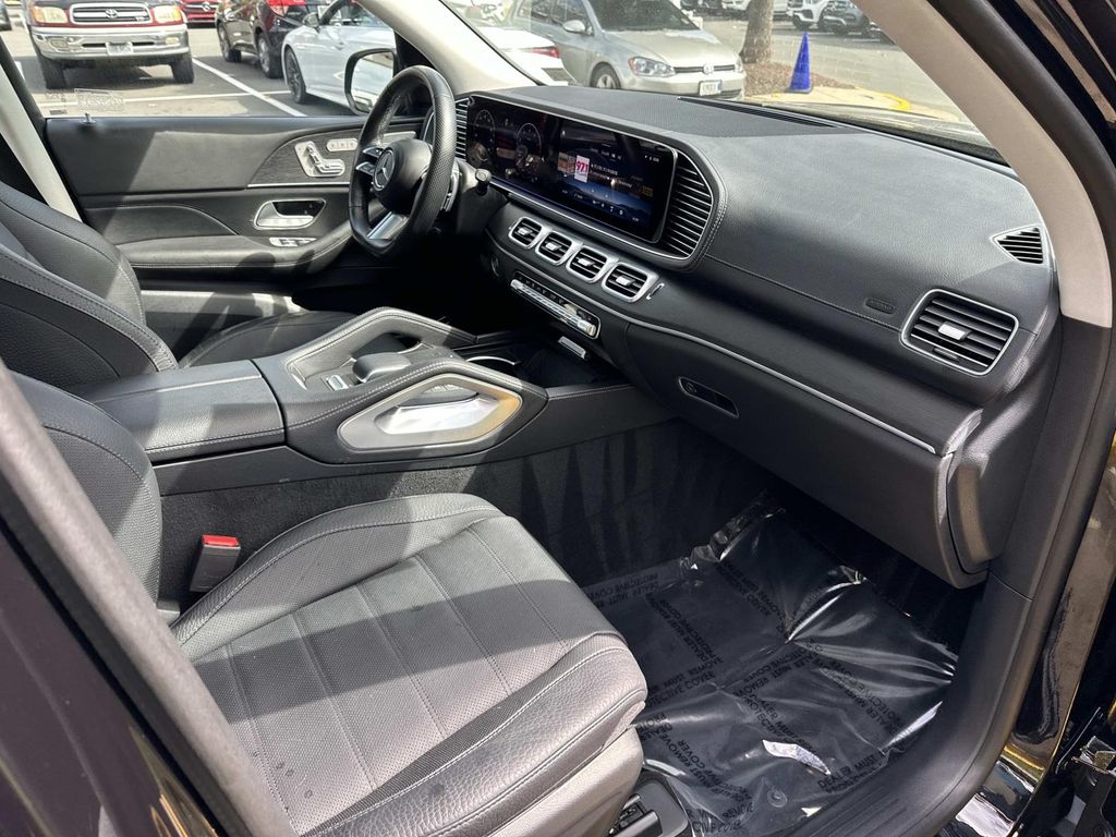 Thumbnail: 2024 Mercedes-Benz GLS - 21