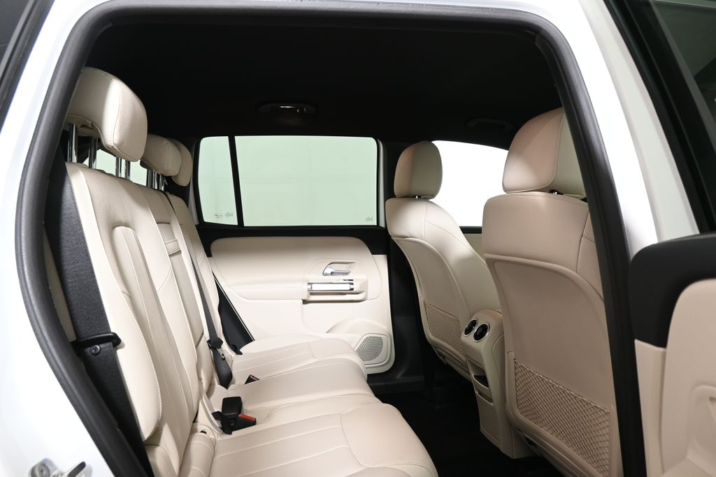 2025 Mercedes-Benz GLB 250 21