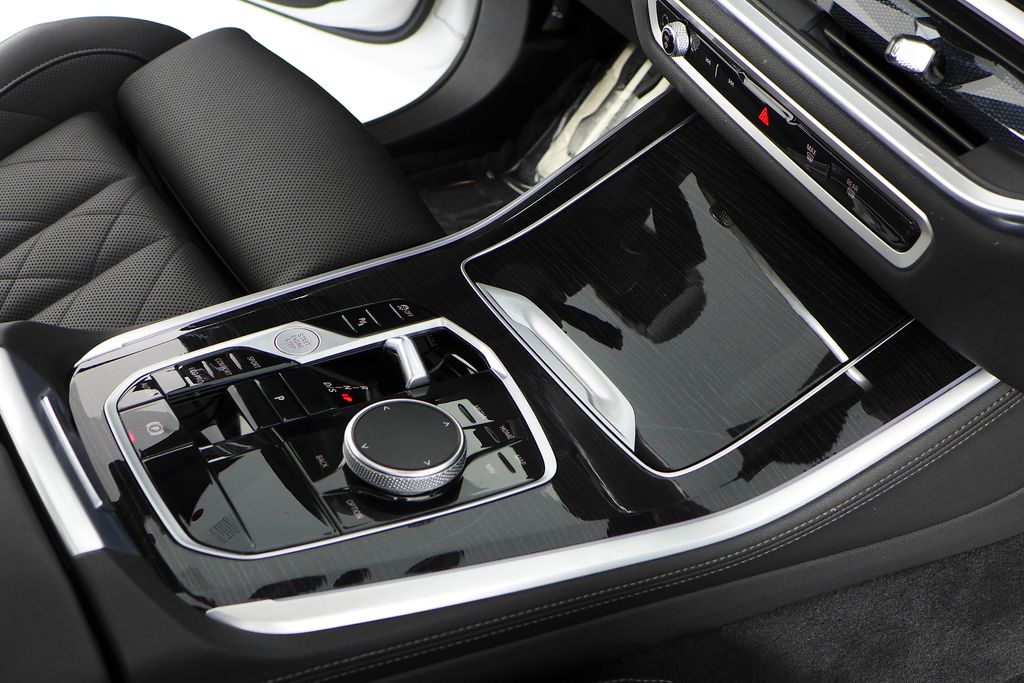 Thumbnail: 2024 BMW X5 - 15