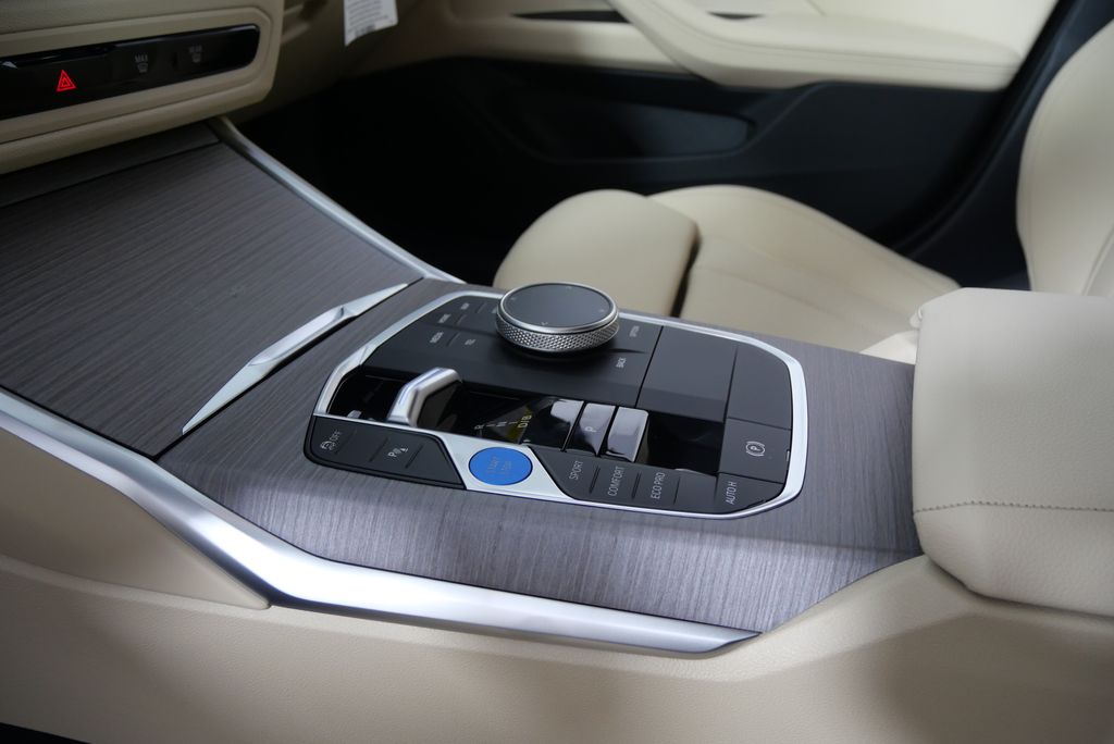 2025 BMW i4 eDrive40 21