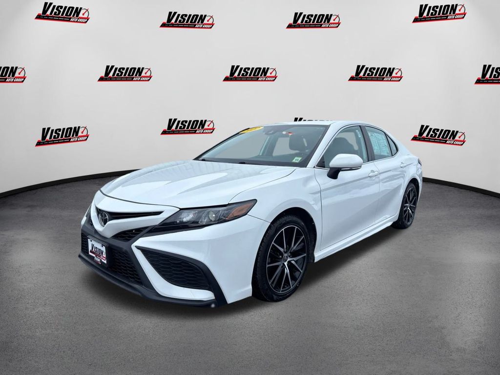 2022 Toyota Camry SE Nightshade FWD