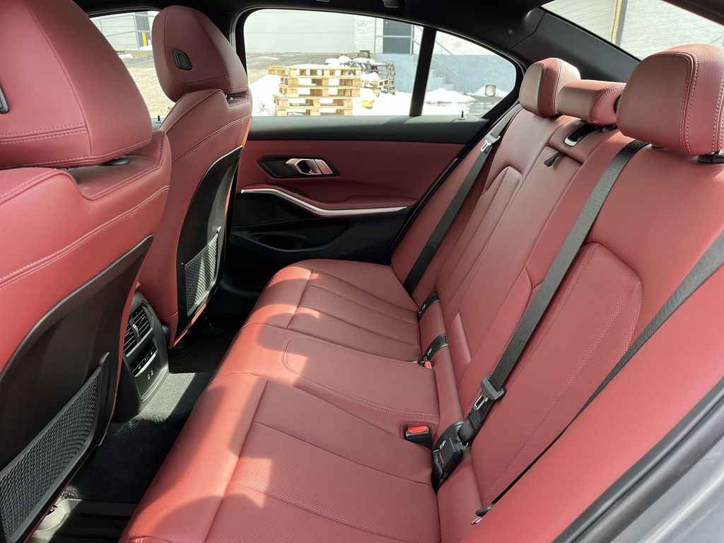 Thumbnail: 2023 BMW 3 Series - 21