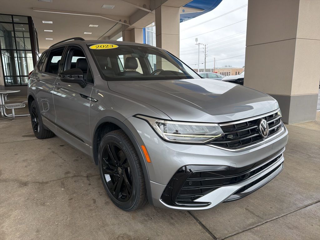 Thumbnail: 2023 Volkswagen Tiguan - 7