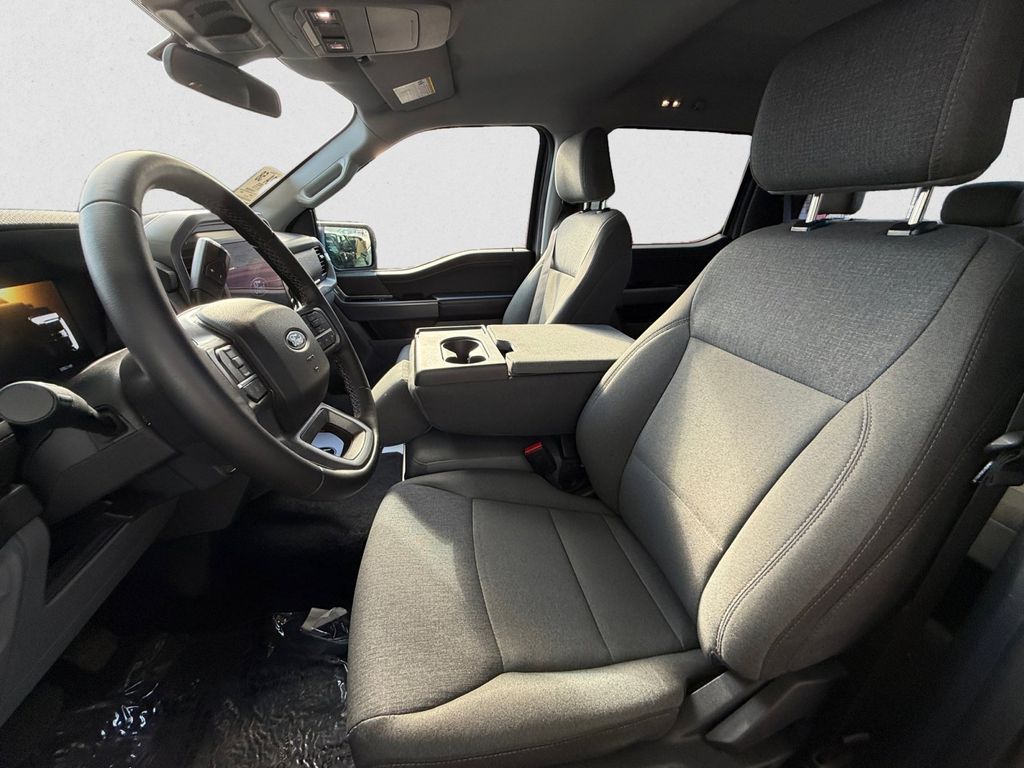 Certified Used 2025 Gray Ford XLT image 7