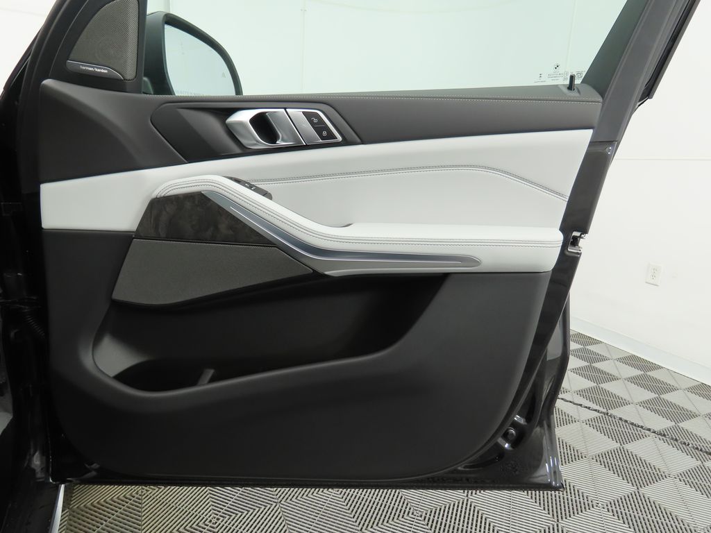 Thumbnail: 2026 BMW X5 - 26