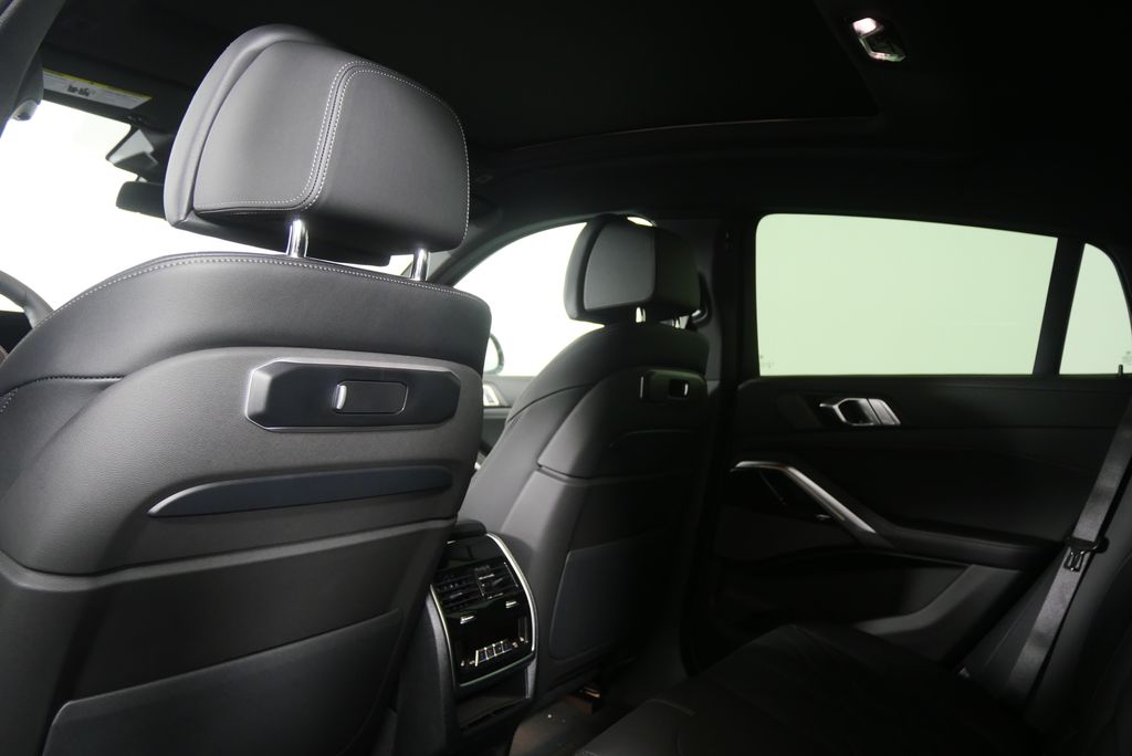 Thumbnail: 2026 BMW X6 - 15