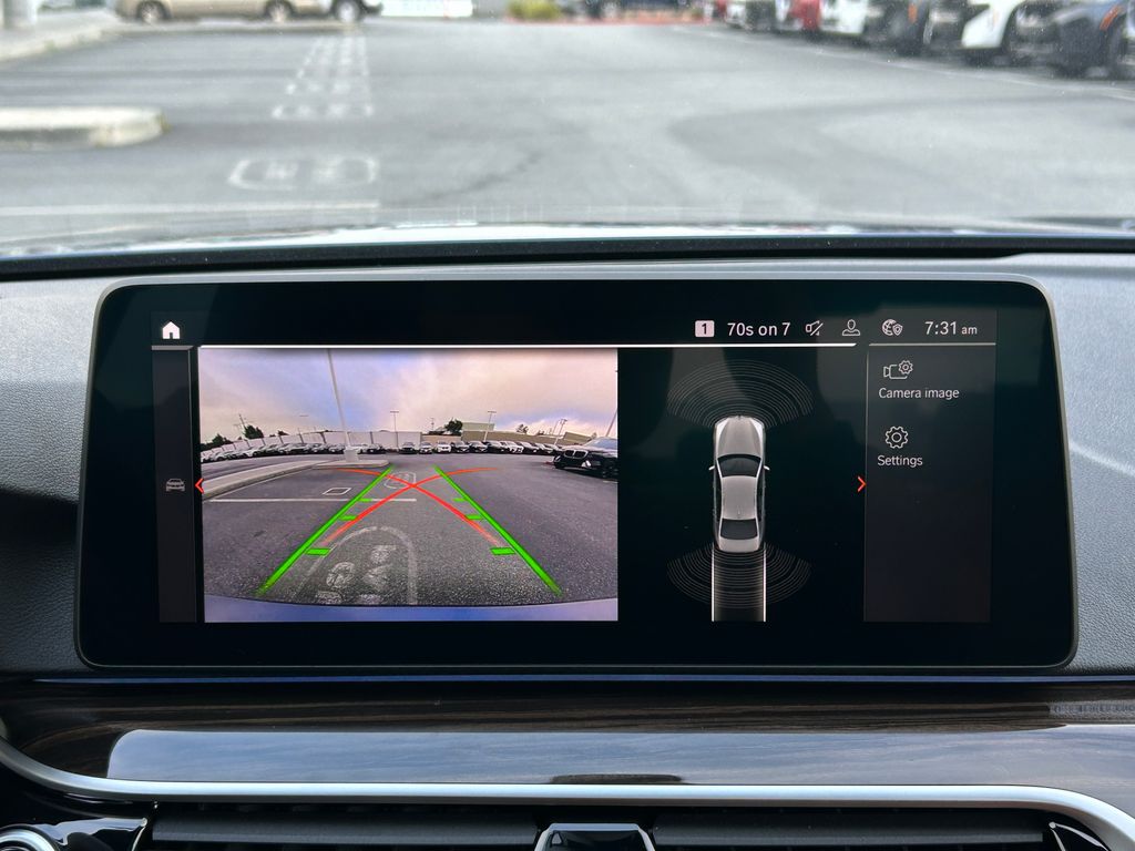 Thumbnail: 2022 BMW 5 Series - 23