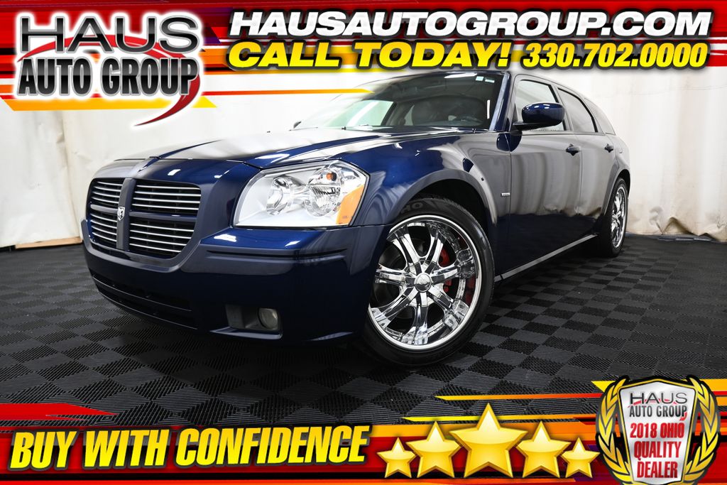 Midnight Blue Pearlcoat 2005 Dodge Magnum R/T RWD Wagon Rear-Wheel Drive 5-Speed Automatic