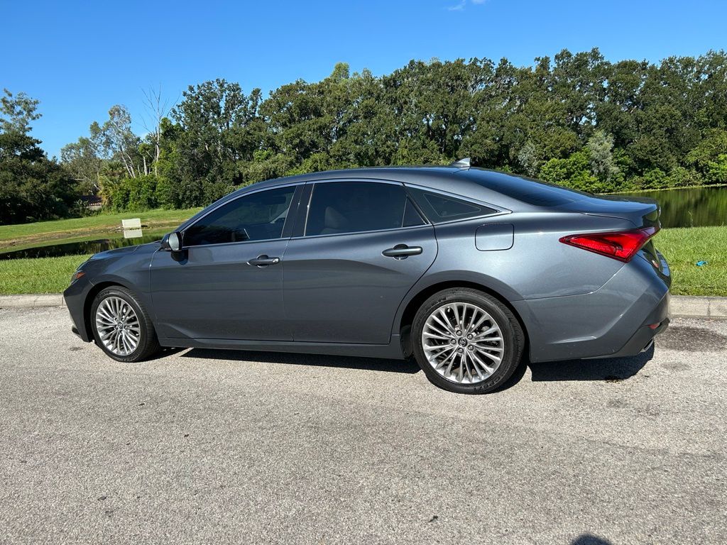 Thumbnail: 2019 Toyota Avalon - 3