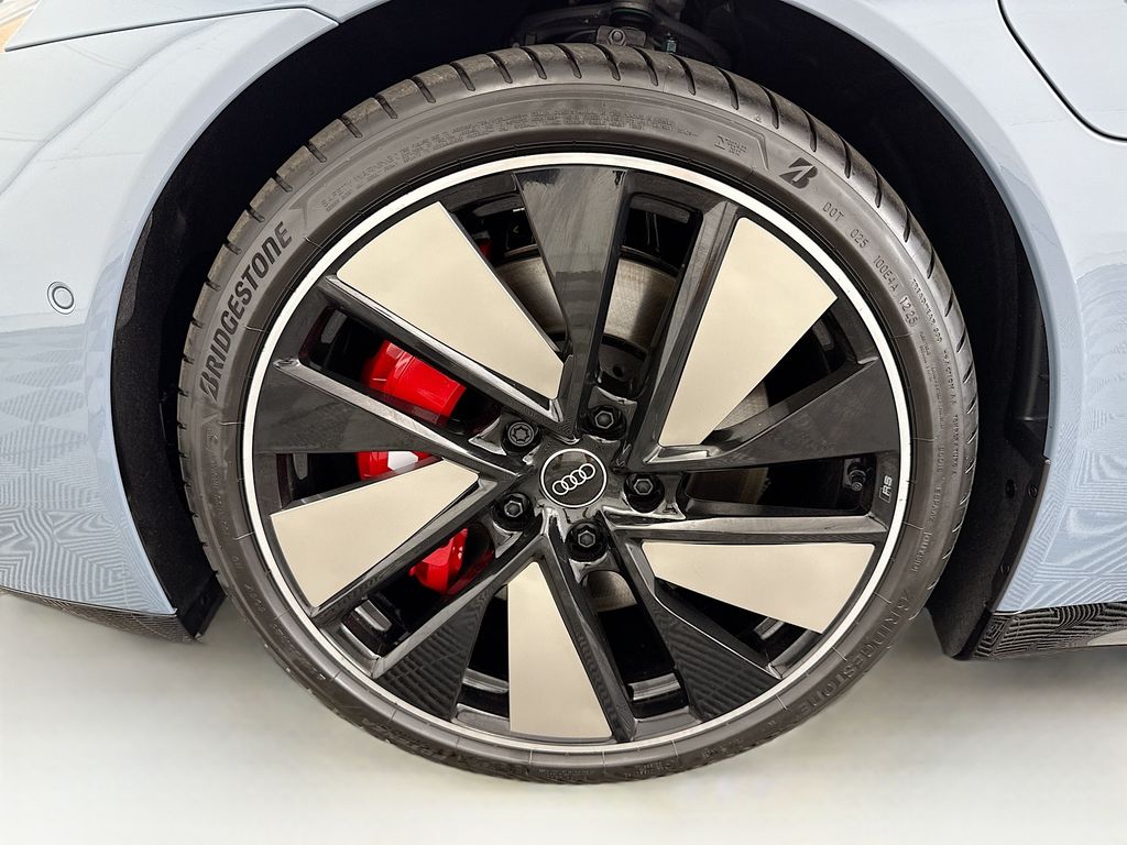 Thumbnail: 2026 Audi e-tron GT - 28