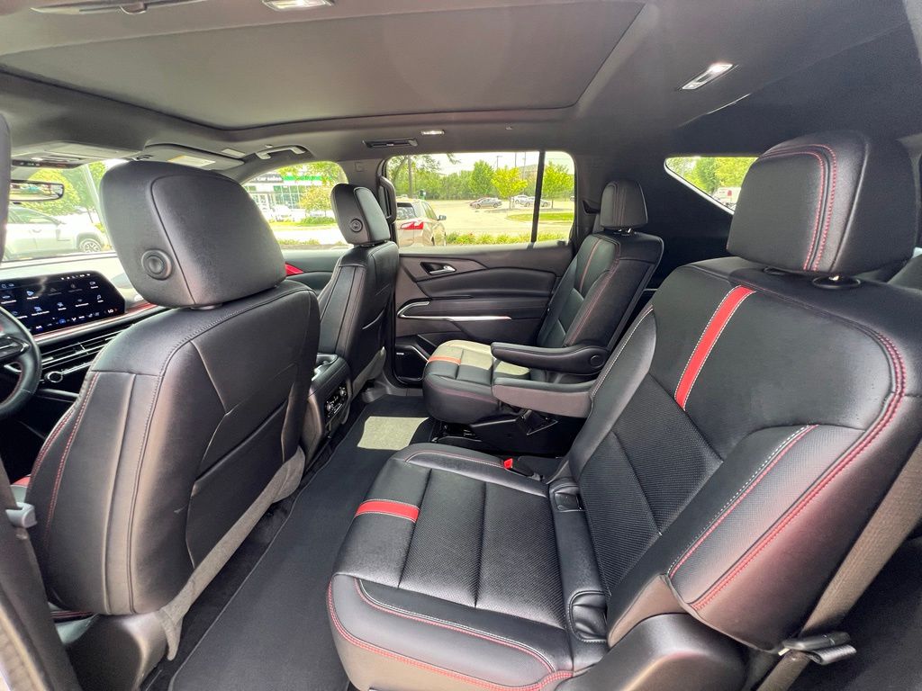 Used 2024 Chevrolet Traverse SUV