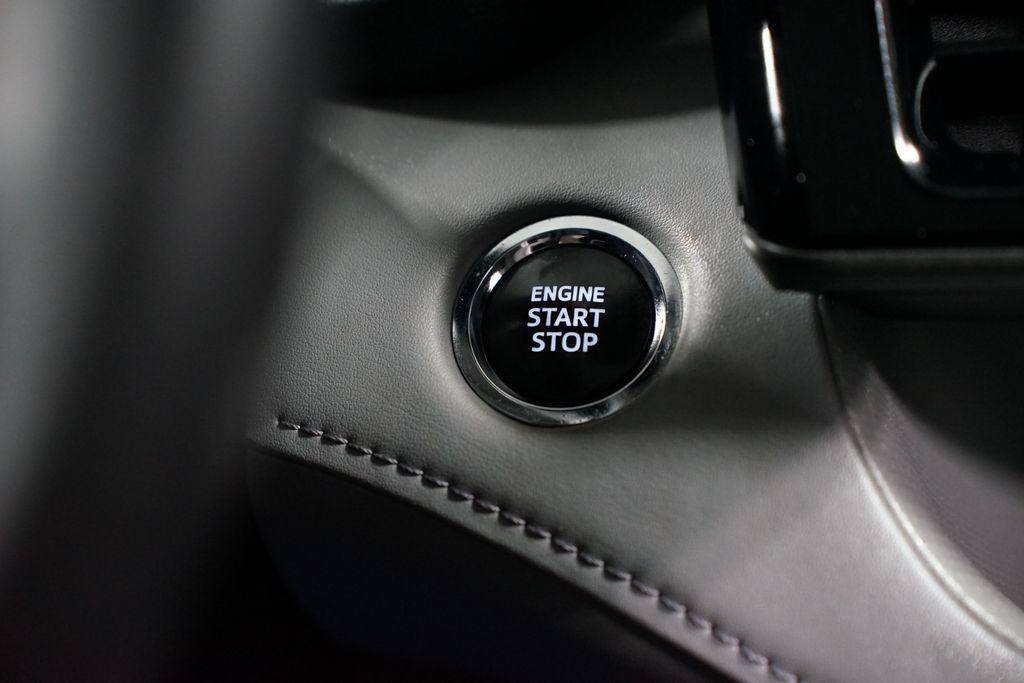 Thumbnail: 2023 Toyota Highlander - 21