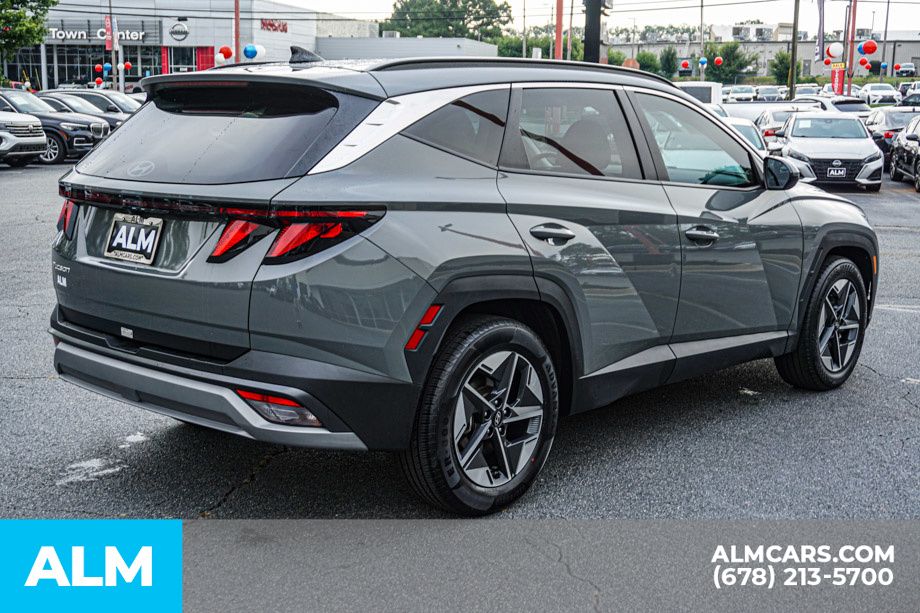 Used 2025 Gray Hyundai SEL image 5