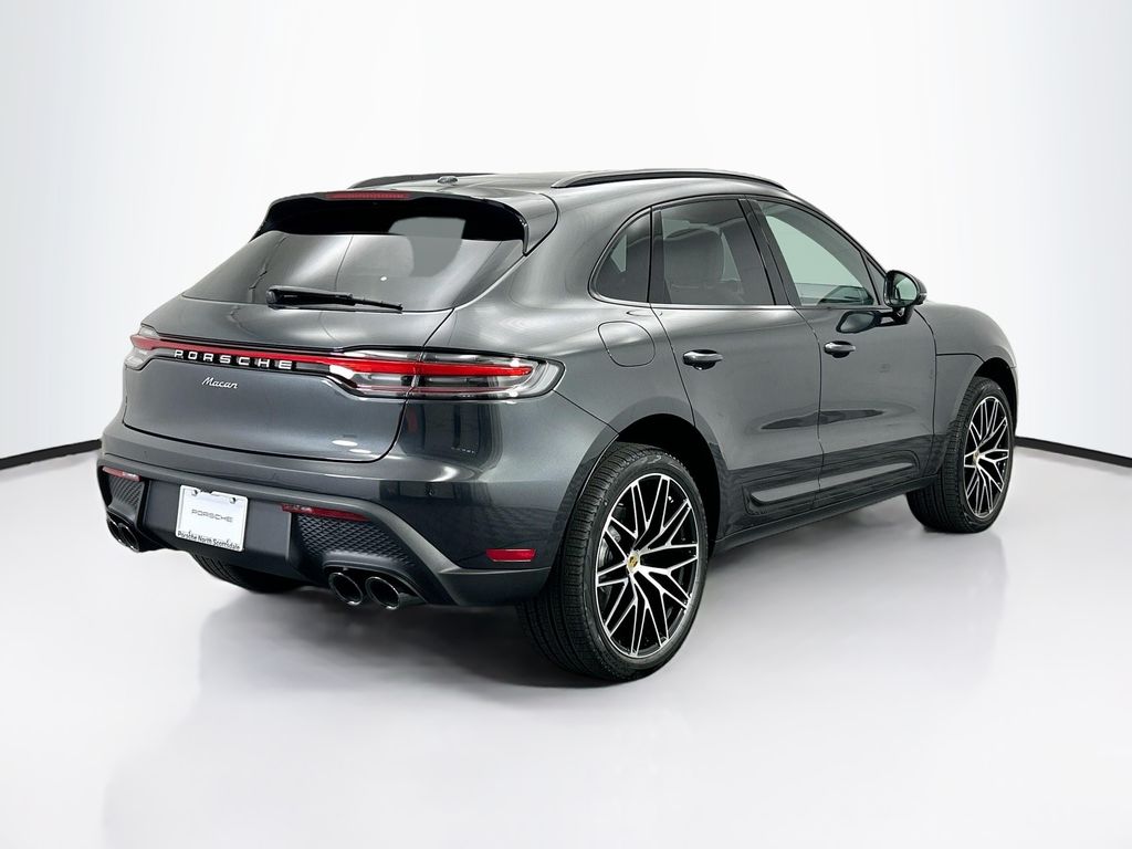 Thumbnail: 2026 Porsche Macan - 7