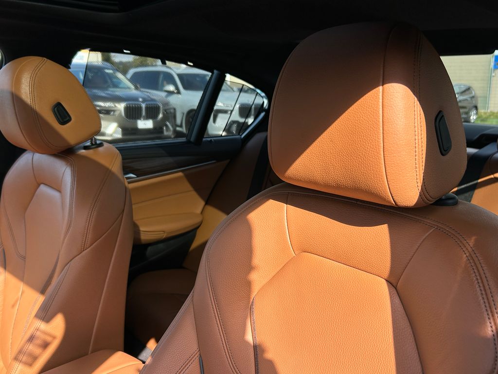 2022 BMW 5 Series 530e iPerformance 14
