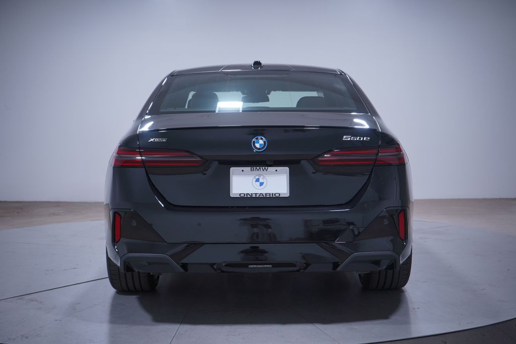 Thumbnail: 2026 BMW 5 Series - 5