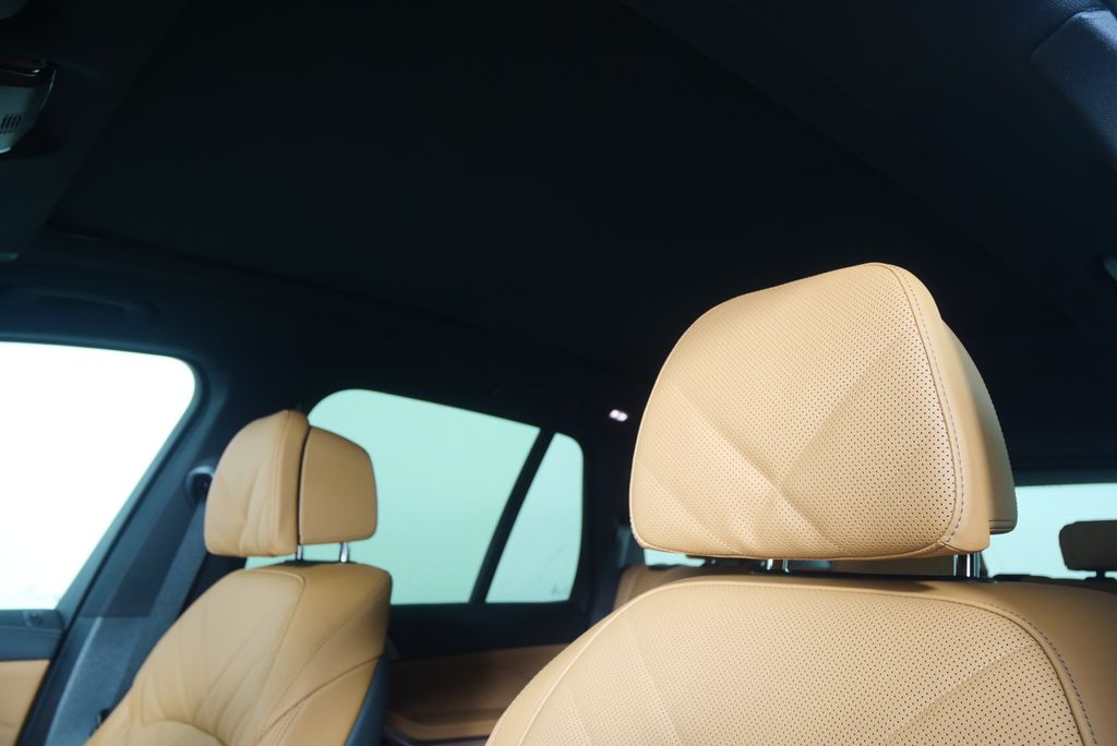 Thumbnail: 2026 BMW X5 - 11