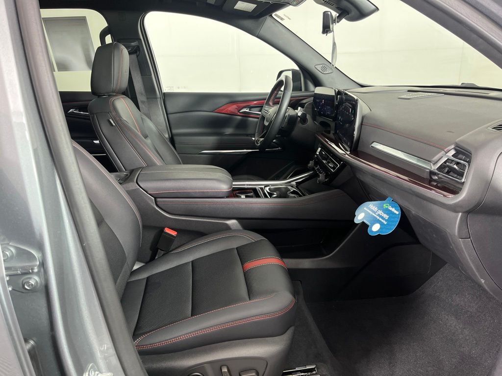 Thumbnail: 2024 Chevrolet Traverse - 6