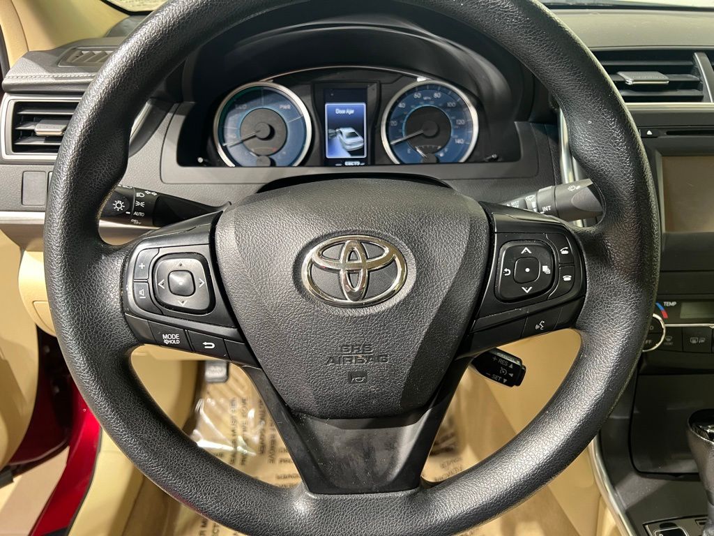 2015 Toyota Camry LE 21