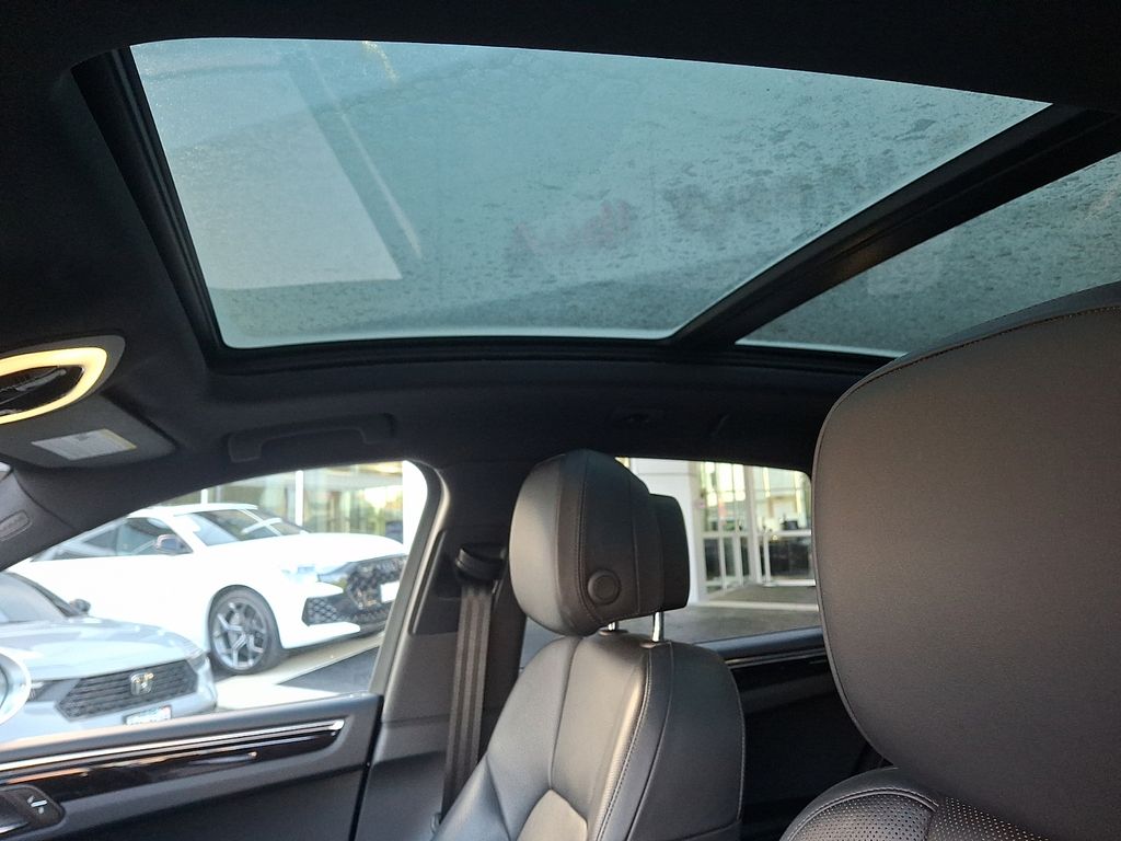 Thumbnail: 2016 Porsche Macan - 14