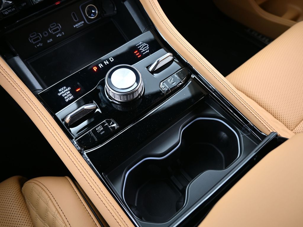 New 2025 Bright White Clearcoat Jeep Summit image 29