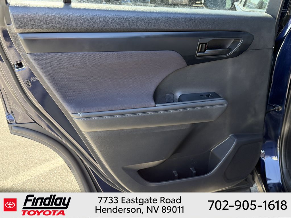 Used 2021 Toyota Highlander SUV