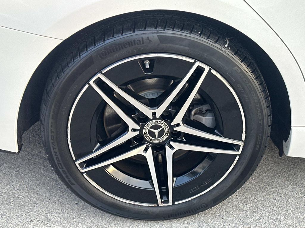 Thumbnail: 2023 Mercedes-Benz C-Class - 17