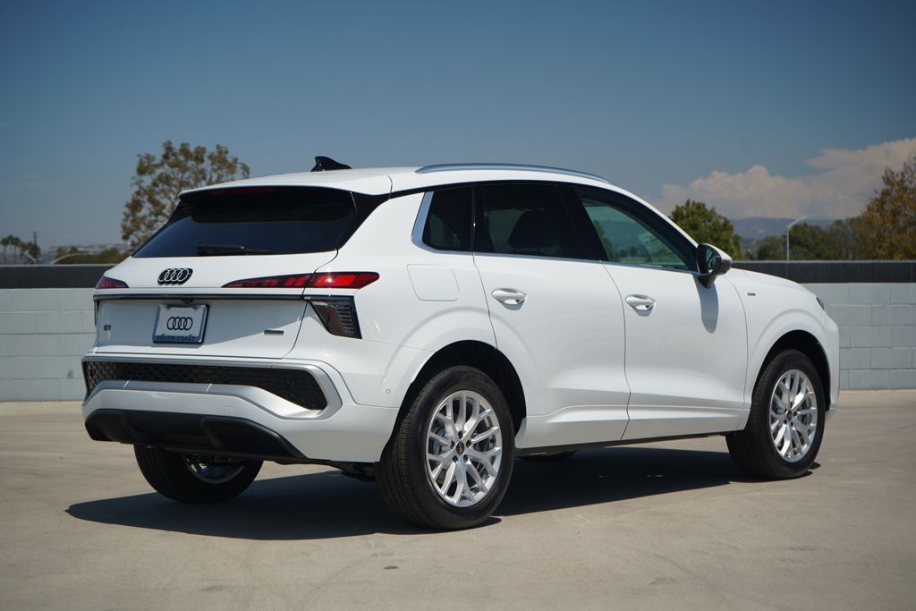Thumbnail: 2026 Audi Q3 - 3