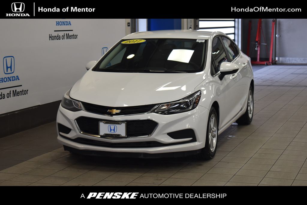 2017 Chevrolet Cruze LT -
                Mentor, OH