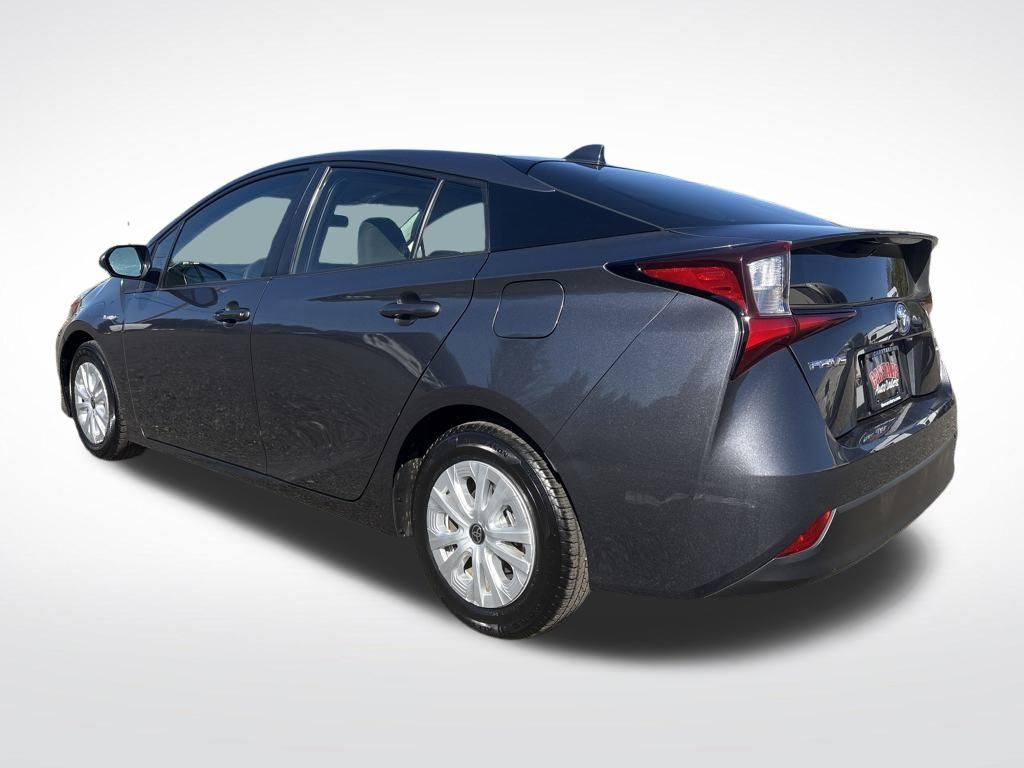 2022 Magnetic Gray Metallic Toyota Prius L FWD Hatchback