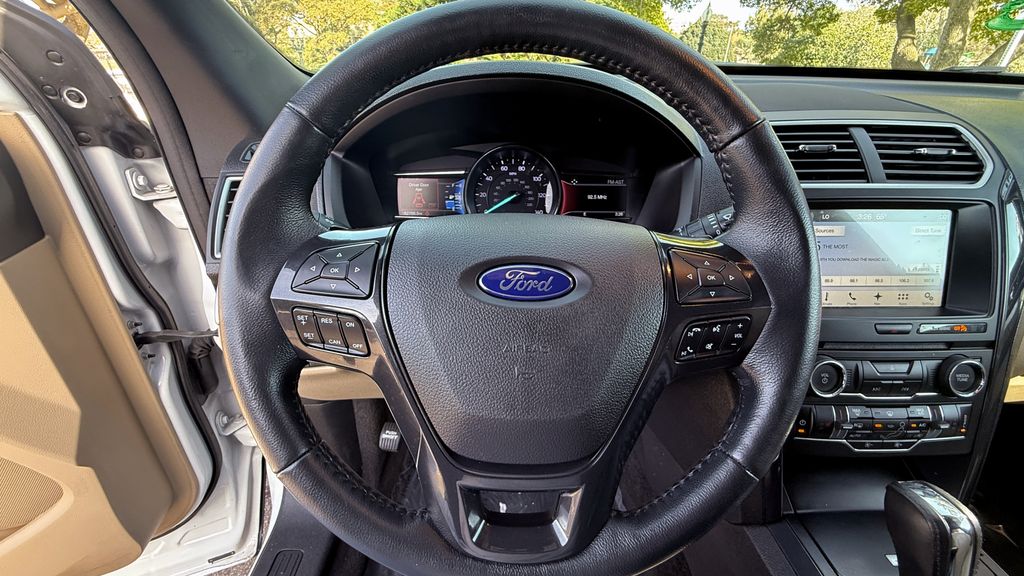 Used 2017 Ford Explorer XLT 4D Sport Utility